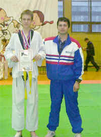 Винярчук Ростислав с Тренером, занял 3 место на чемпионате Осана 2 мая 2003 года.
